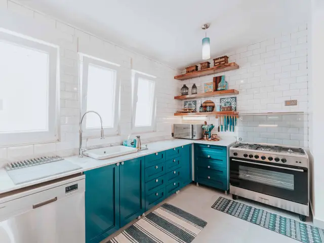 Kitchen Cabinet Repainting